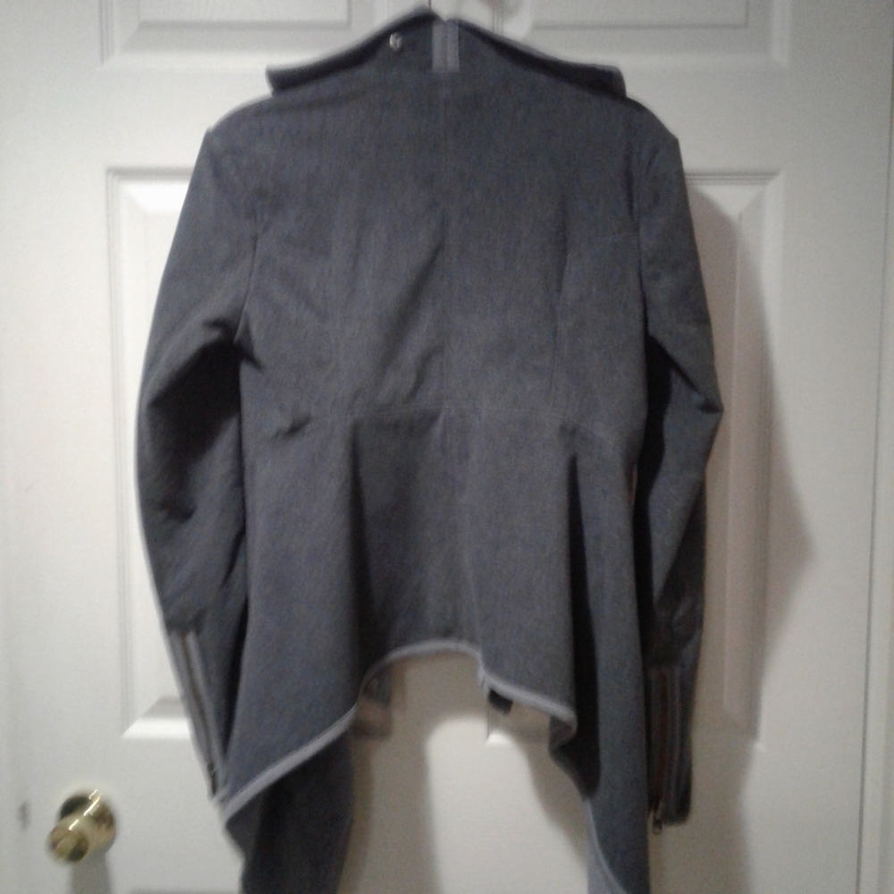 Lululemon Presence Of Mind Wrap 6/8 Small/Medium - Picture 6 of 13